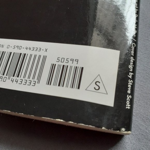 Point Thriller Ser. The Girlfriend by R. L. Stine (2004, Digest Paperback) - Picture 9 of 14